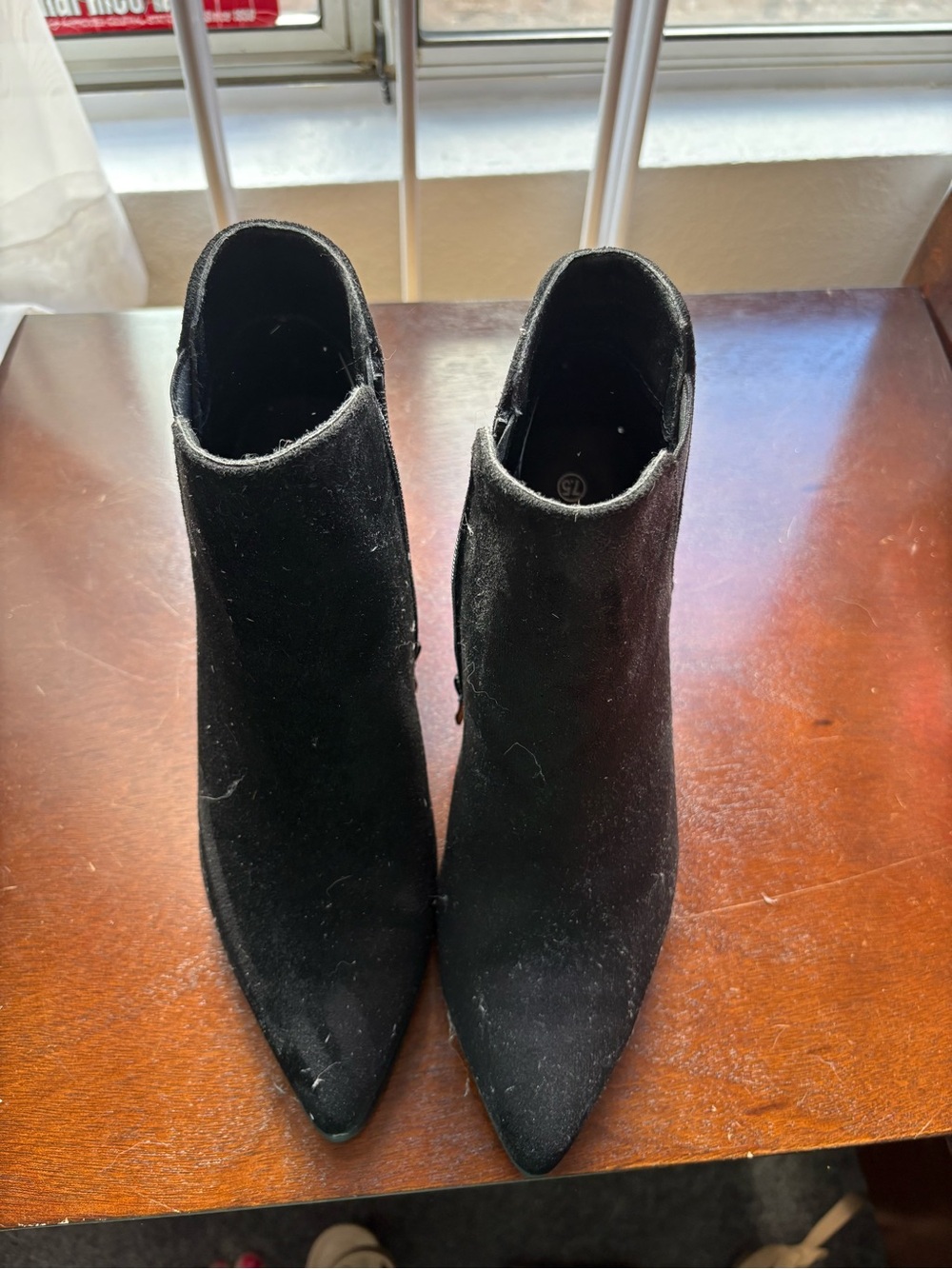 Vepose Black Suede Pointed Toe Ankle Boots
